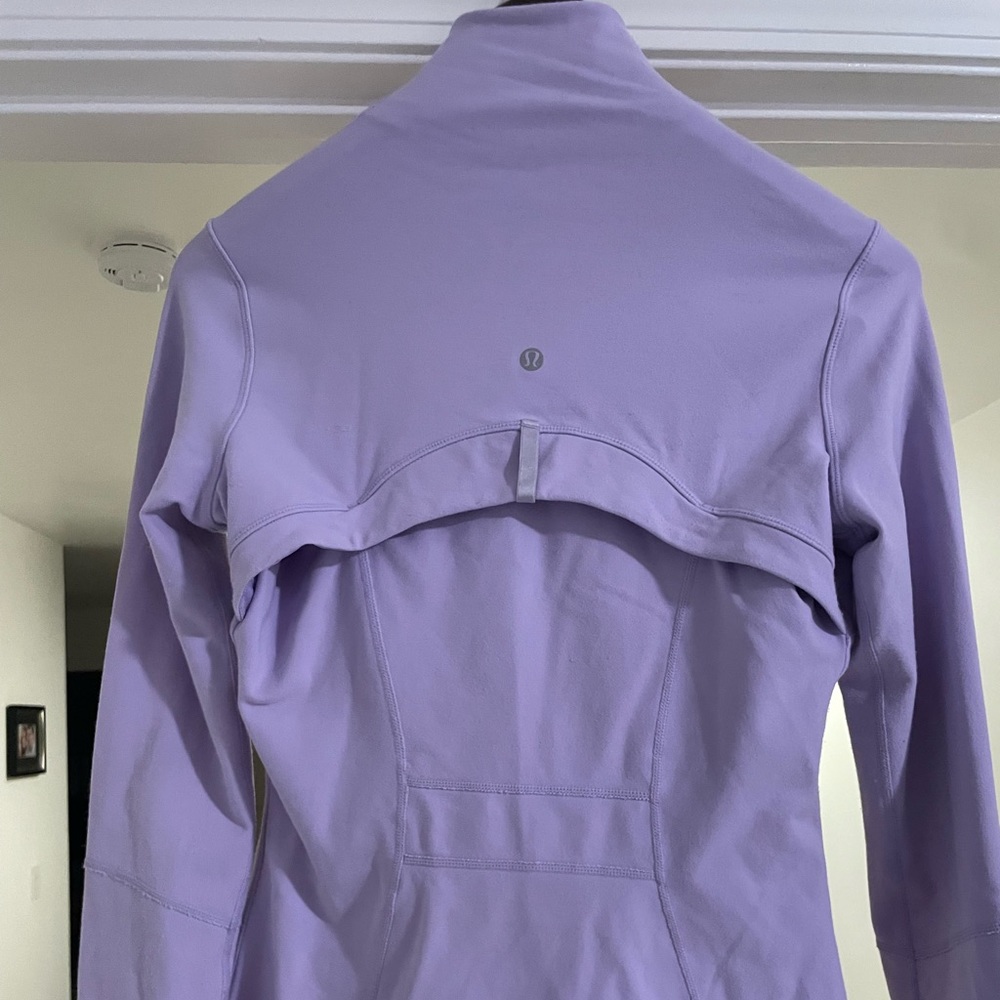 Lululemon define jacket size 6 lavender.